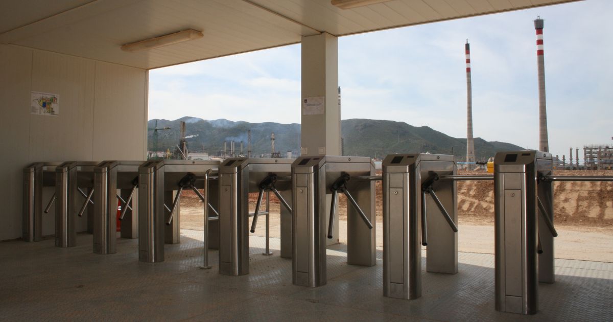 Control de accesos y presencia industrial